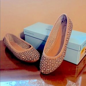 Antonio Melani Flats